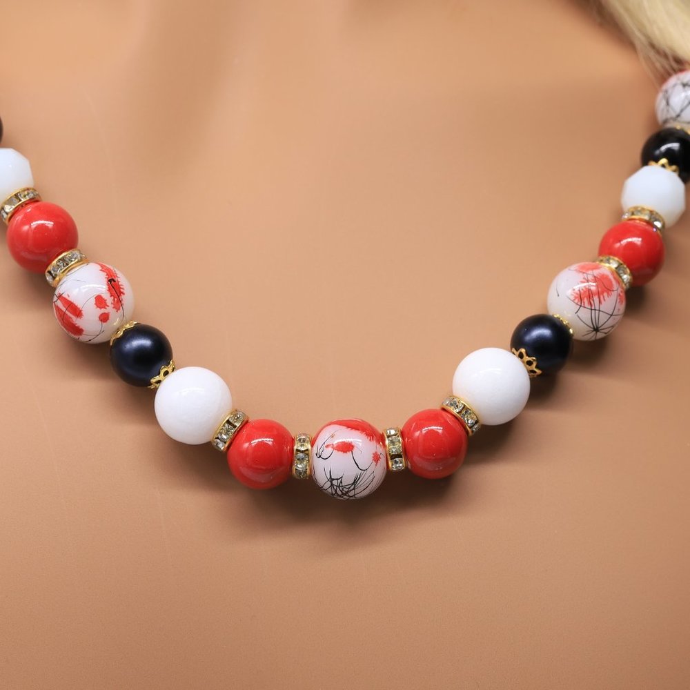 Necklace Printed Glass Beads Rhinestones Red Black White Beads - Picture 3 of 3